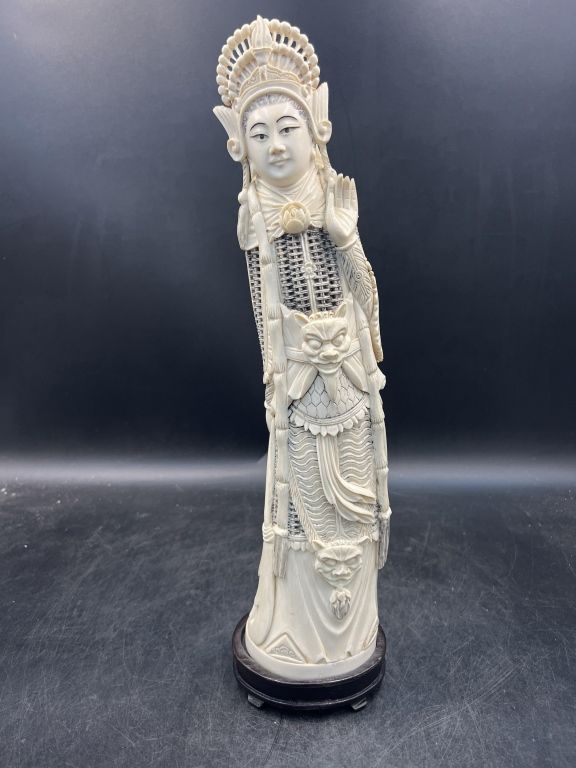 Lot 292: Large Carved Ivory Empress