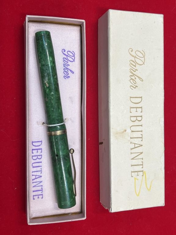 Lot 297: Vintage Schaefer Pen