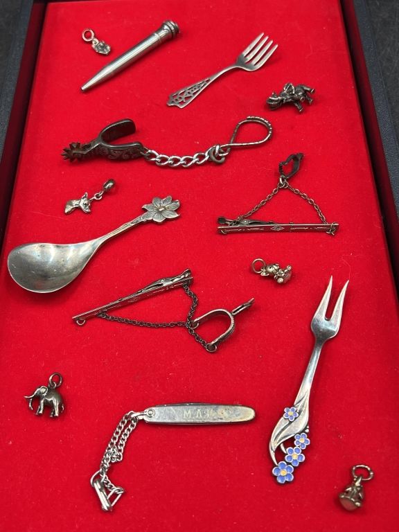 Lot 299: Vintage Mixed Lot