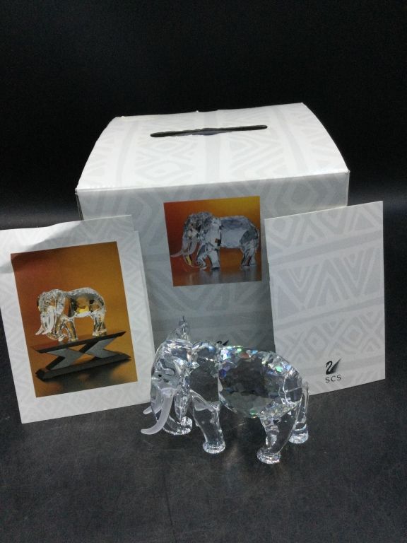 Lot 308: Swarvoski Elephant 1883 Annual Edition