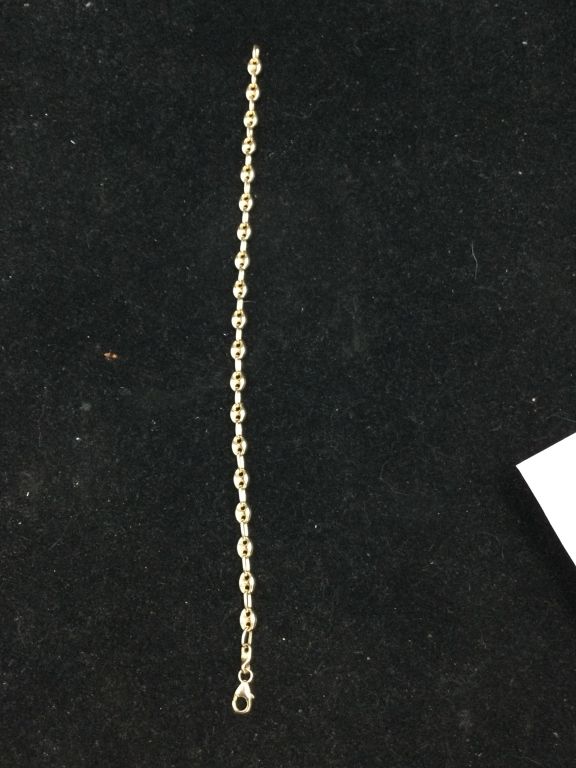 Lot 314: 14k Gold bracelet