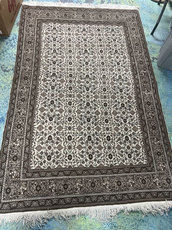 Lot 167: Yuksel H Licilk Turkish Wool Rug