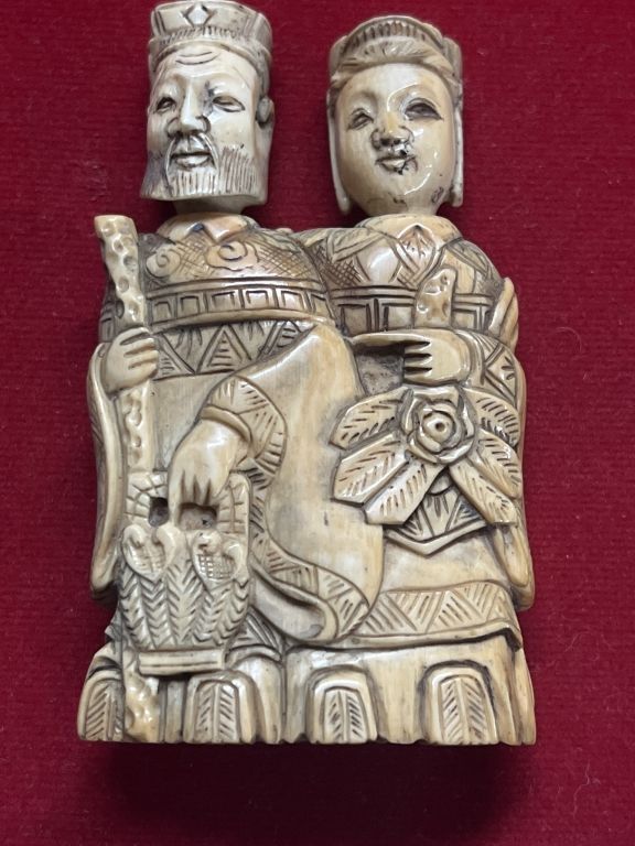 Lot 168: Vintage Carved Ivory Double Snuff Bottle