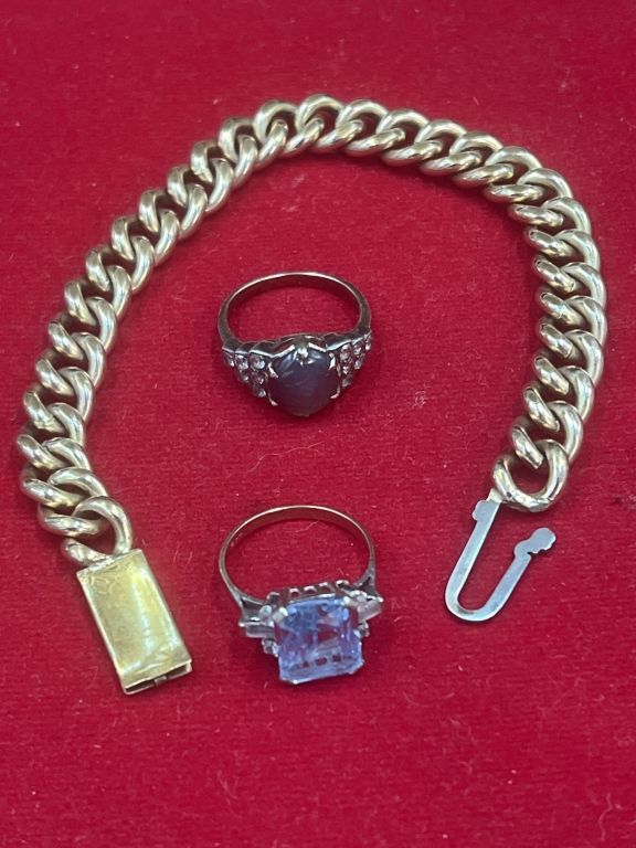 Lot 185: Gold Jewelry