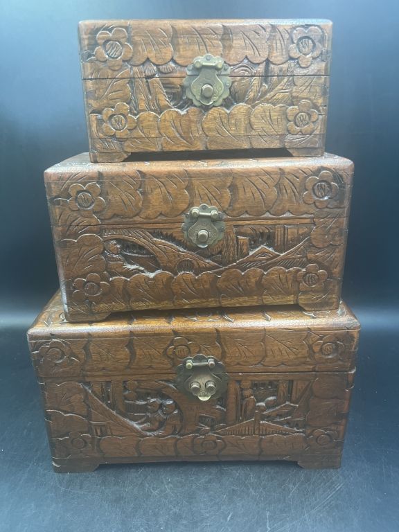 Lot 192: Hong Kong Nesting Boxes