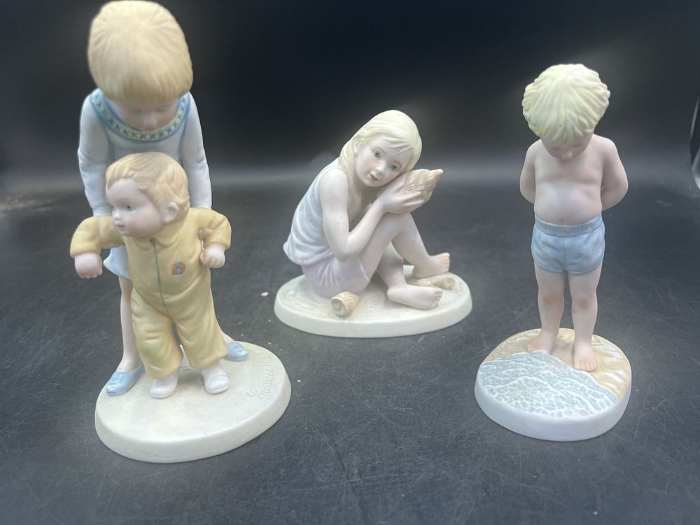 Lot 198: A Child's World Porcelain Figures