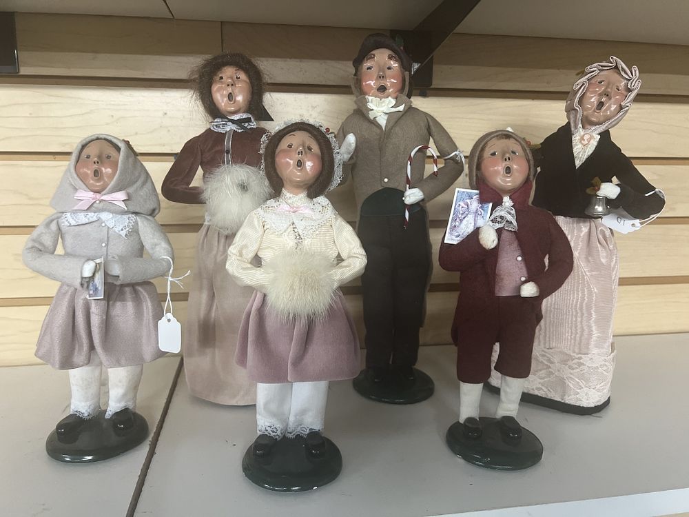 Lot 199: Bryers Choice Carolers