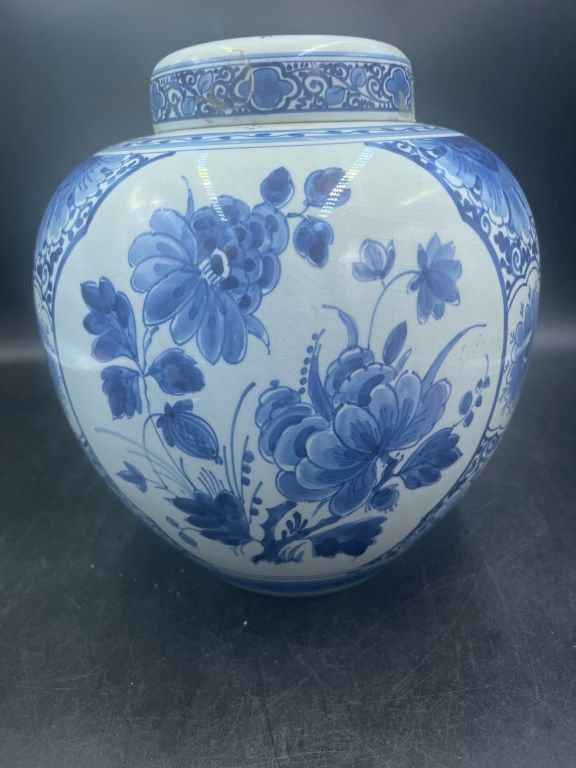 Lot 200: Delft Ginger Jar