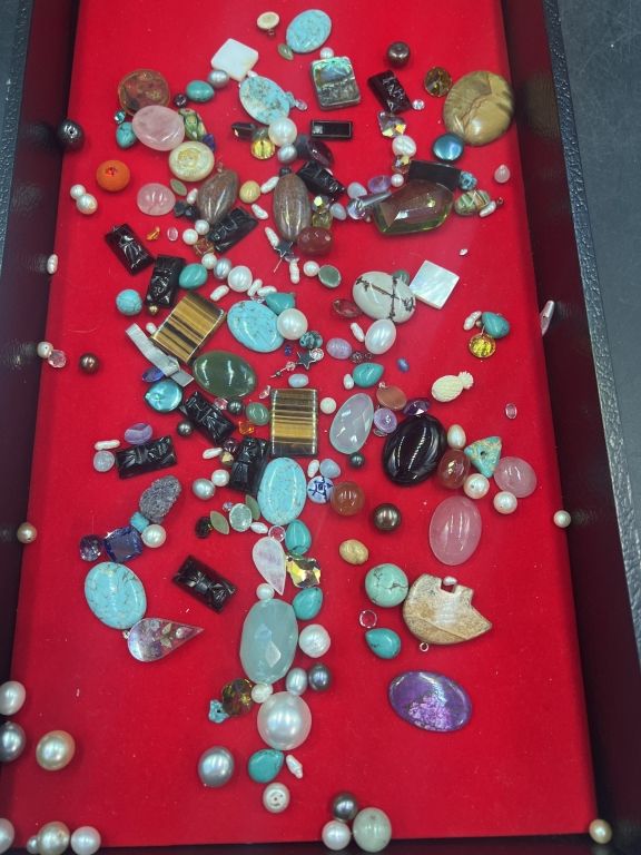 Lot 308: Gemstones
