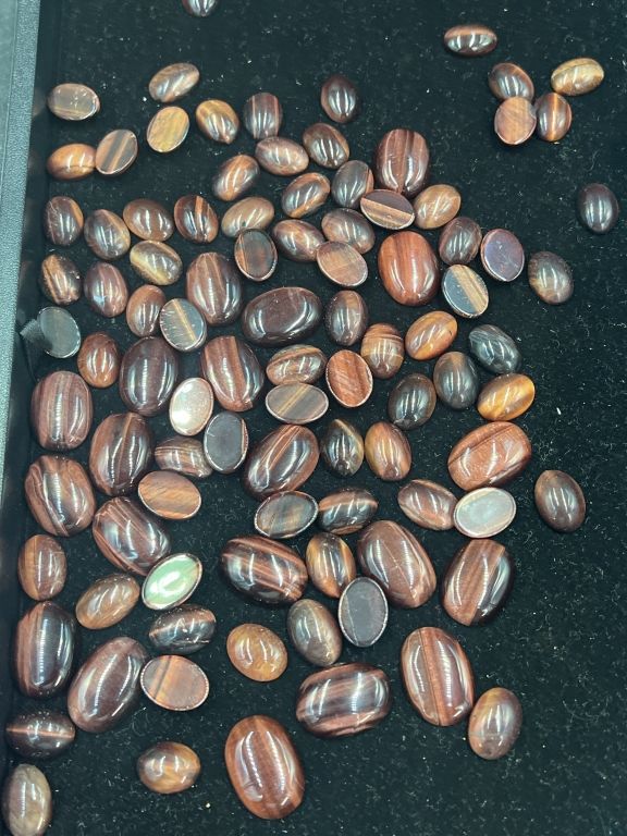 Lot 183: Tiger Eyes Cabochans