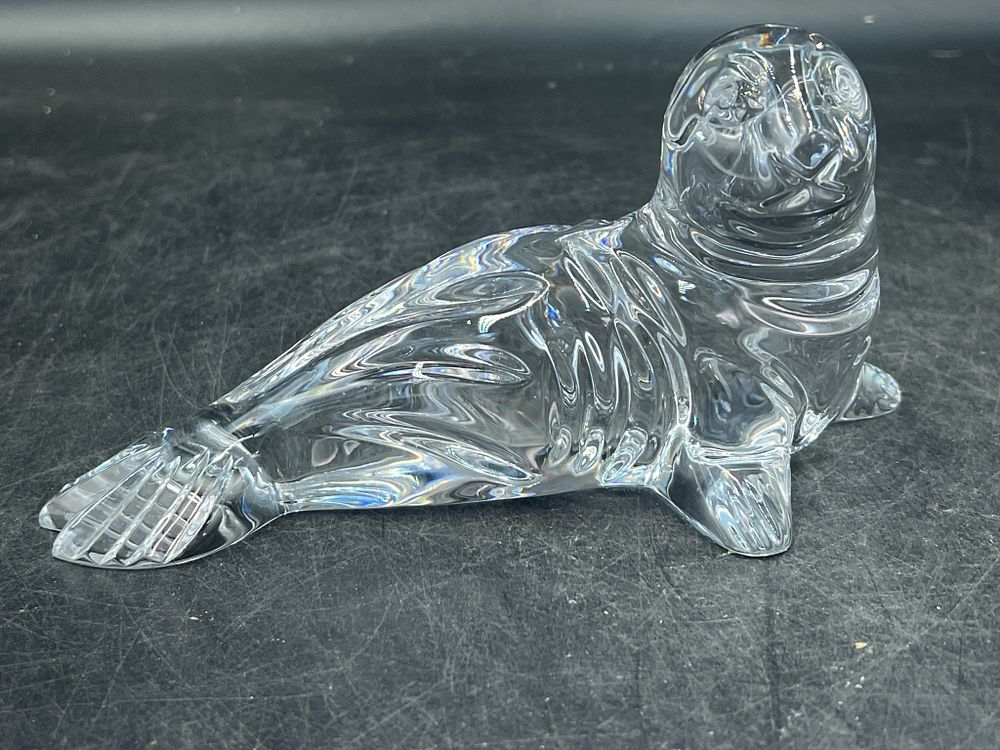 Lot 186: Waterford Seal Sculpute