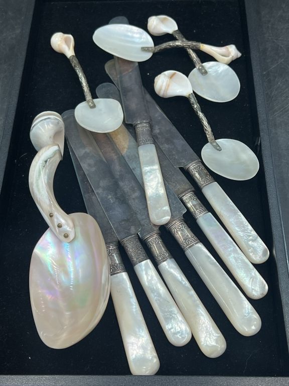 Lot 191: Mother of Pearl Items