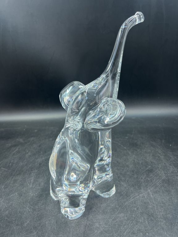 Lot 196: Daum Cristal Elephant