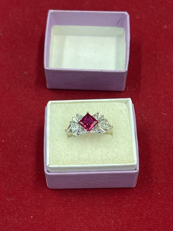Lot 219: 14kt Gold Ring