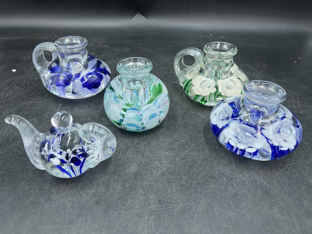 Lot 226: Gibson Art Glass Paper Weights
