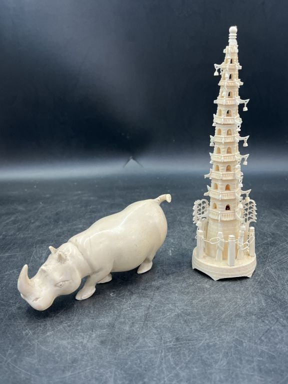 Lot 254: Carved Asian Items