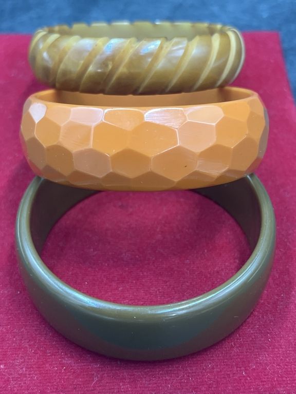 Lot 276: Vintage Bakelite Bracelets