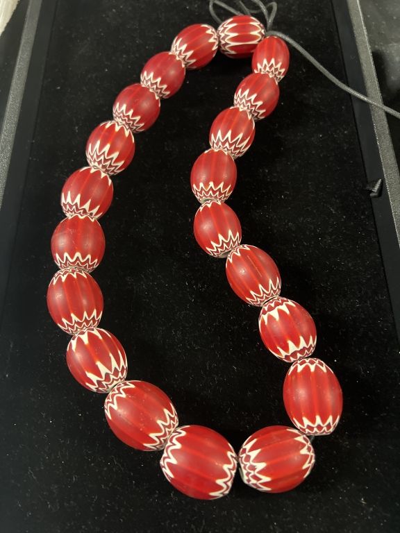 Lot 286: Red Chevron Beads