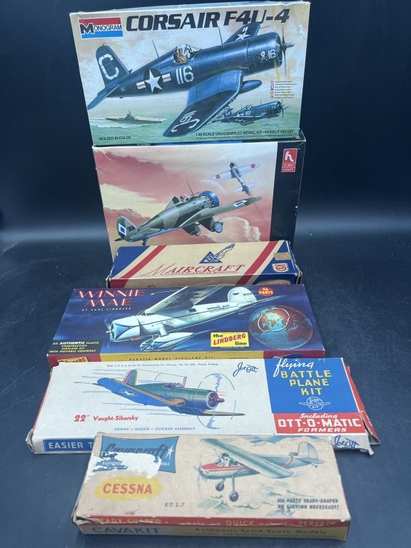 Lot 295: Vintage Model Kits