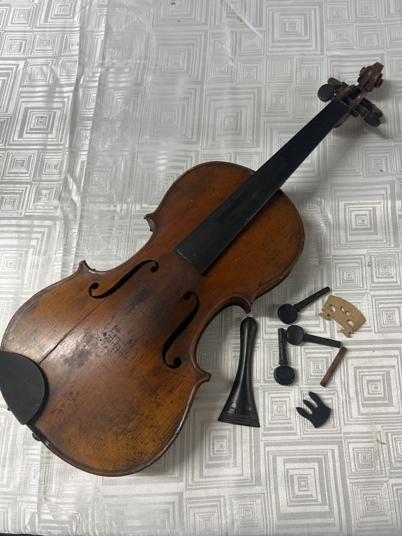 Lot 301: Vintage Hand Made Violin