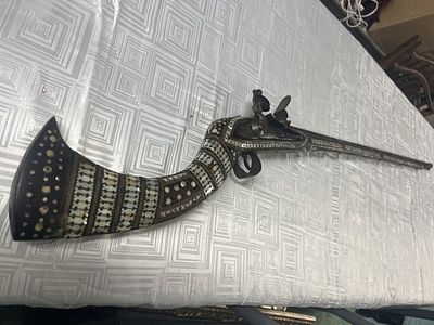 Vintage Camel Gun Ster Beck 1802. Inlay Mother of Pearl and complete with ram rod. Hand engraved