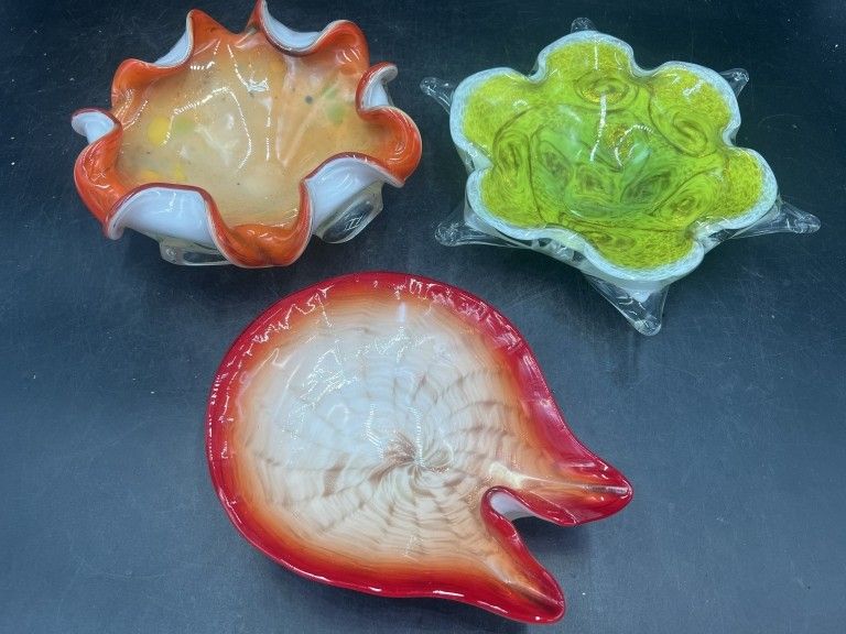 Lot 170: Vintage Murano Glass Bowls