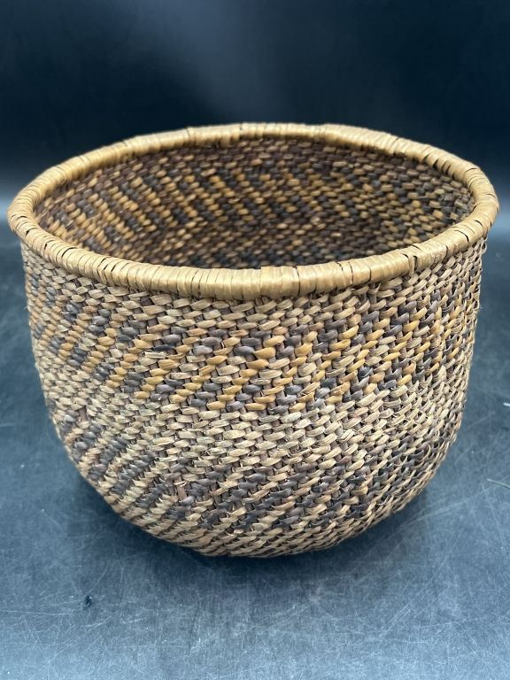 Lot 173: Vintage Navajo Sweet Grass Bowl