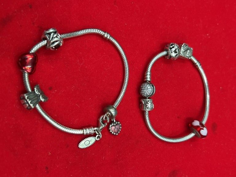 Lot 190: Sterling Pandora Bracelets