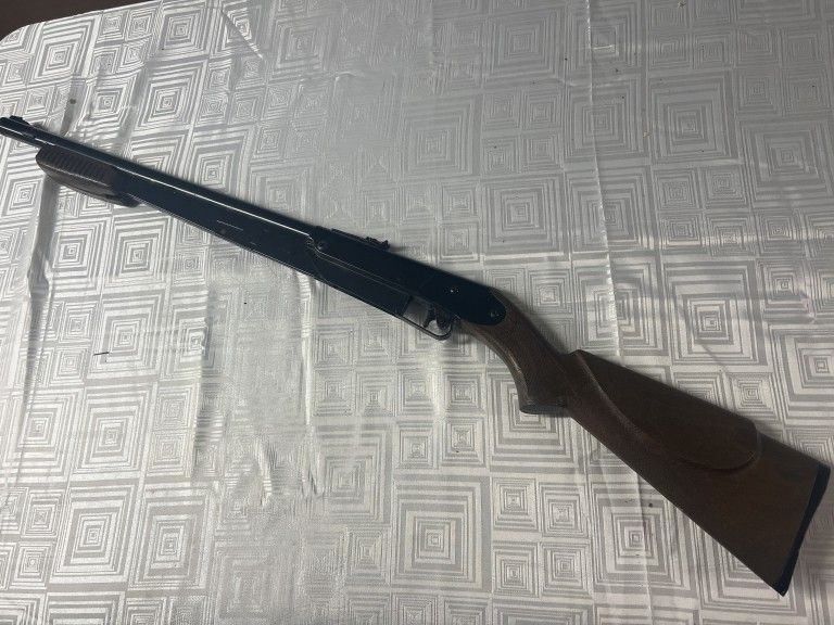 Lot 193: Vintage Daisy BB Gun
