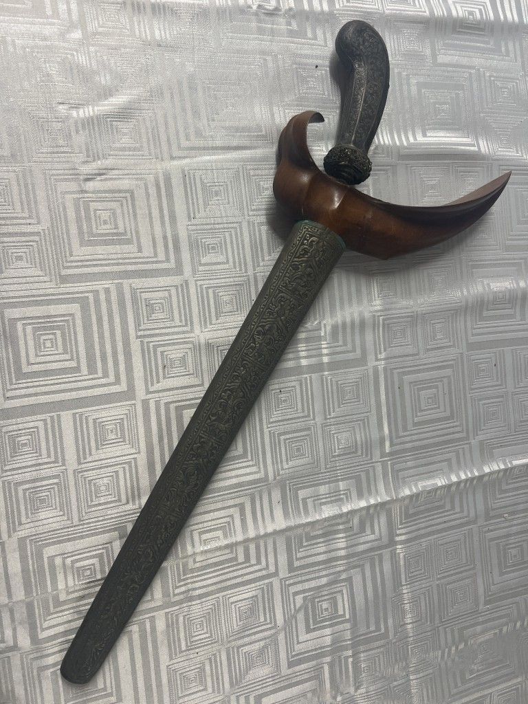 Lot 194: Vintage Javanese Kris and Scabbard