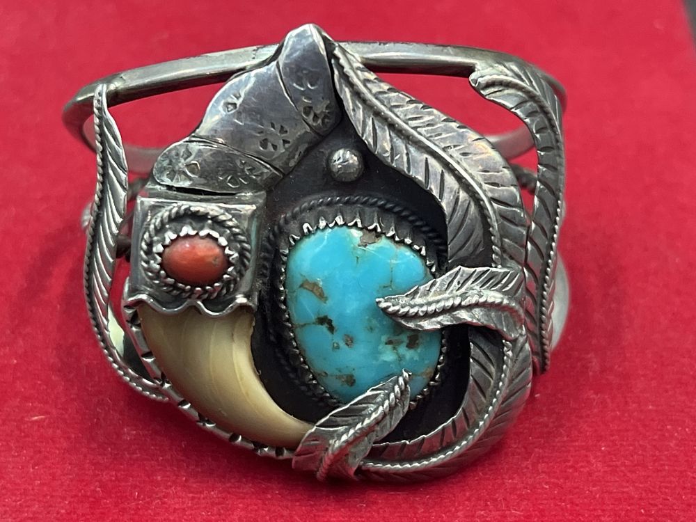 Lot 217: Large Navajo "Kakiki" Signed Cuff Bracelet