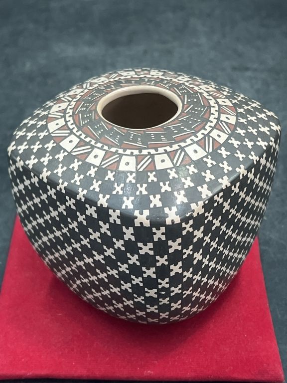 Lot 218: Martha Martinez Dominquez Polychrome Pottery