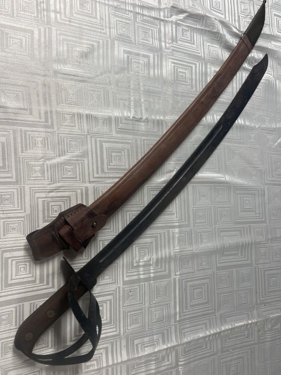 Lot 221: Milsco Klewang Officer Sword WWII