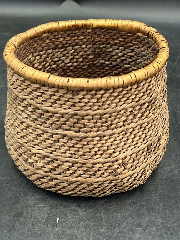 Lot 260: Vintage Navajo Sweet Grass Basket
