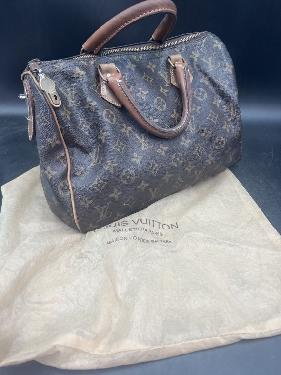Lot 264: Vintage Louis Viutton Speedy Bag
