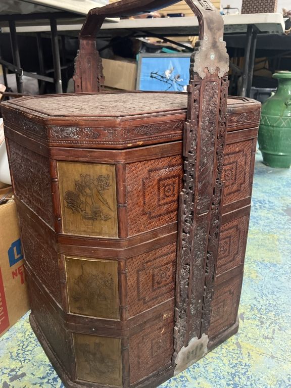 Lot 298: Vintage Chinese Wedding Basket