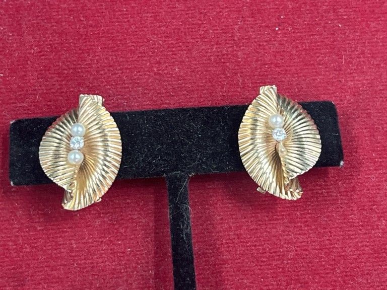 Lot 154: Tiffany and Co 14kt Mid Century Gold Earrings