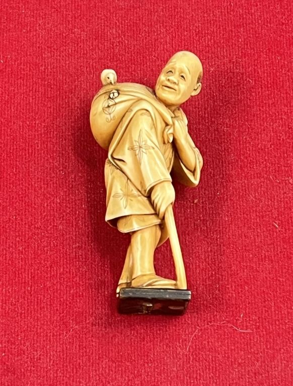 Lot 158: Japanese Ivory Okimono Figure