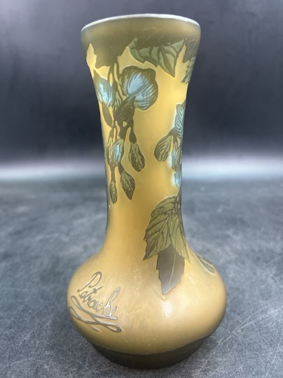 Lot 169: Vintage Petrache Cameo Glass Vase