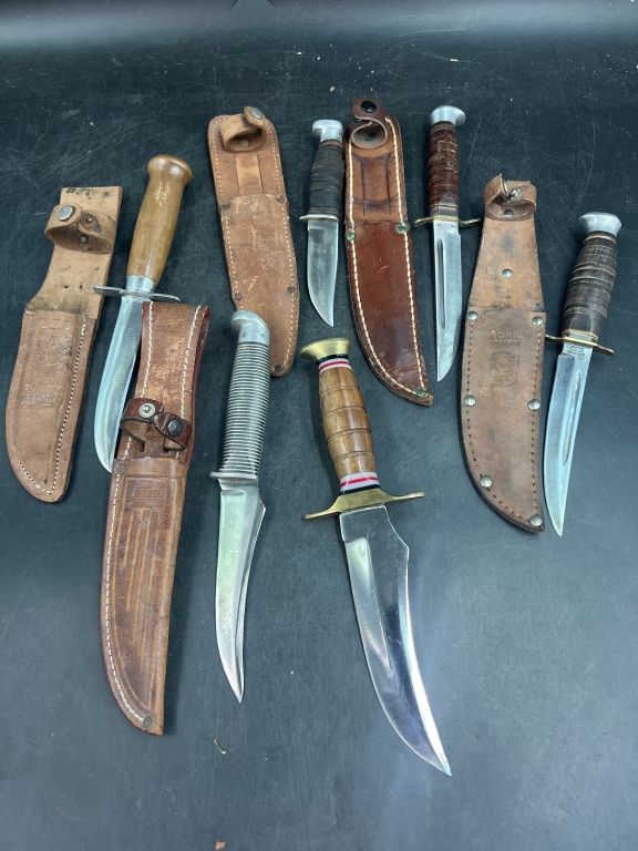 Lot 199: Vintage Knives