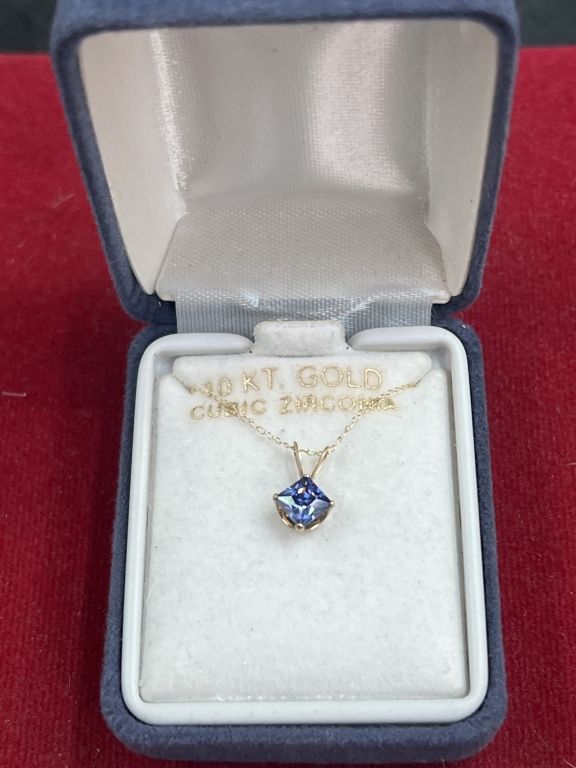 Lot 214: 10kt Gold Necklace with Cubic Zirconia