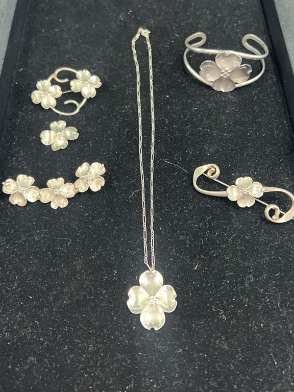Lot 216: Vintage Sterling Silver Stuart Nye Jewelry