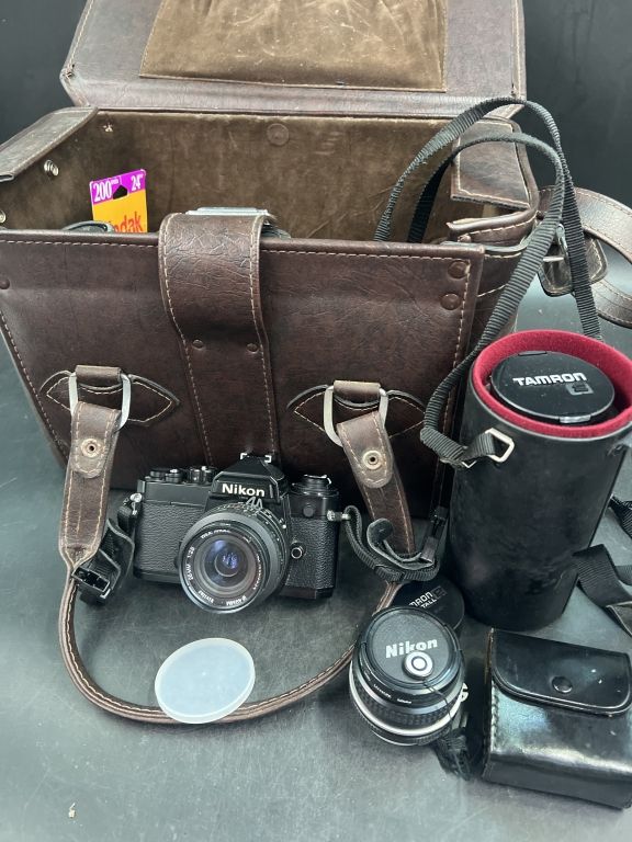 Lot 219: Vintage Film Camera Bag with Accessories