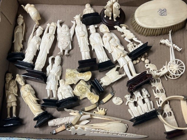Lot 257: Huge Carved Ivory Chinese Lot