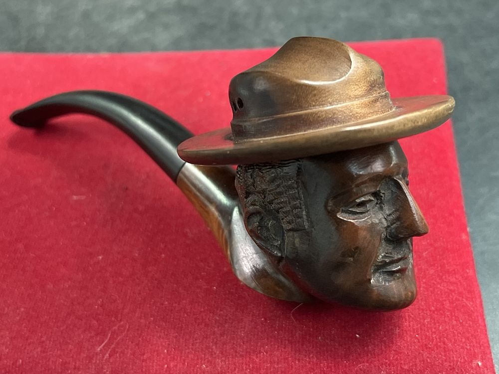 Lot 268: Pipa Figura Carved Italian Briar Wood Tobacco Pipe