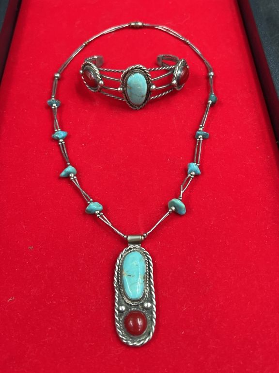 Lot 271: Native American Navajo Jewelry