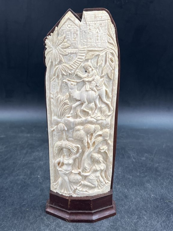 Lot 291: Asian Ivory Wall Plaque
