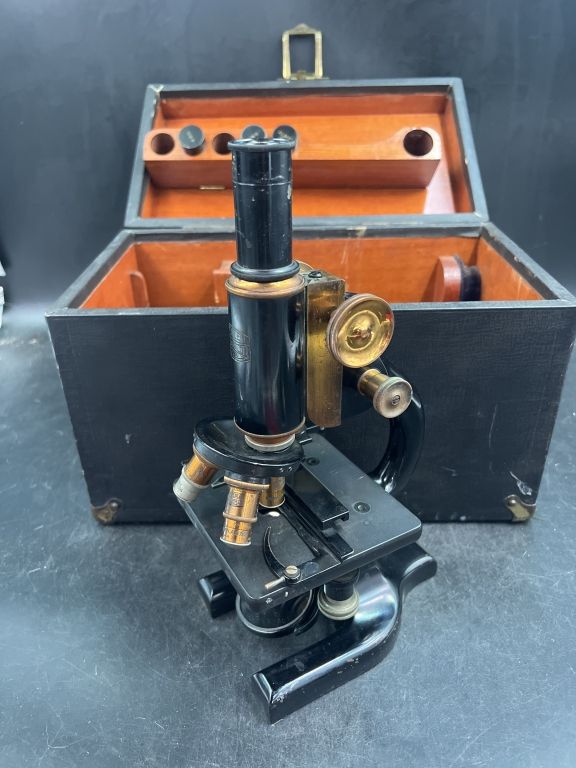 Lot 303: Vintage Spencer Buffalo USA Microscope