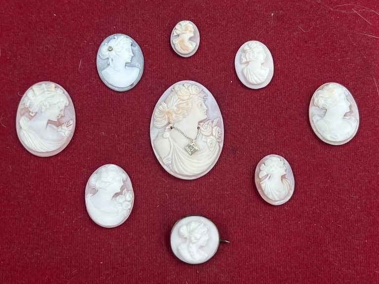 Lot 317: Vintage Cameos