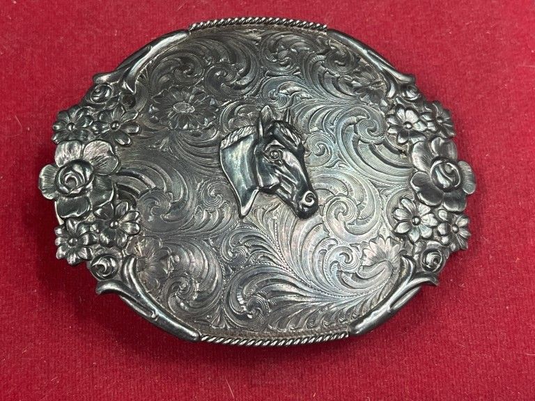 Lot 325: Silver Top Oval Mexican Charro Belt Buckle